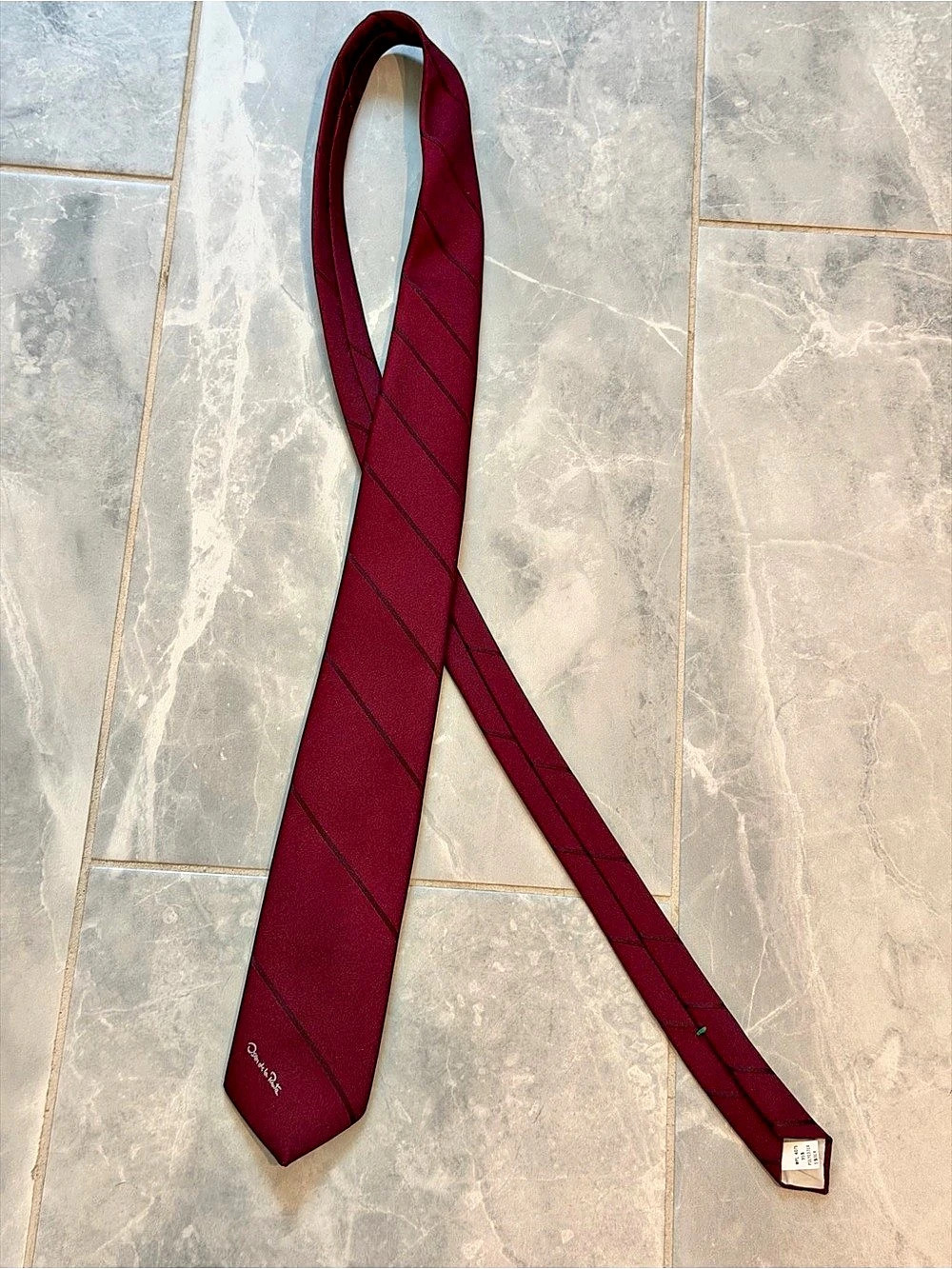 Oscar de la Renta Striped Polyester Tie in Burgundy Like New